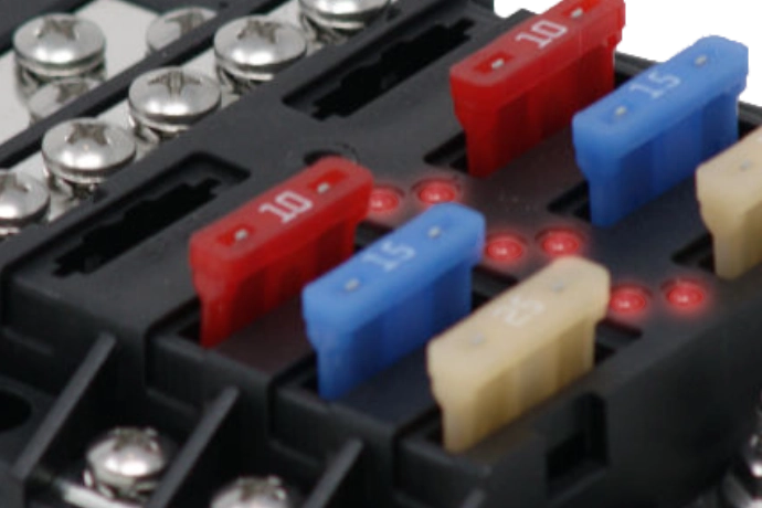View of the LED indication of Egis 8025B Fuse Block