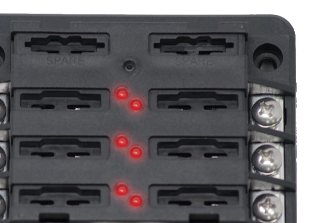 Widok na diody LED podstawy bezpieczników Egis 8028B